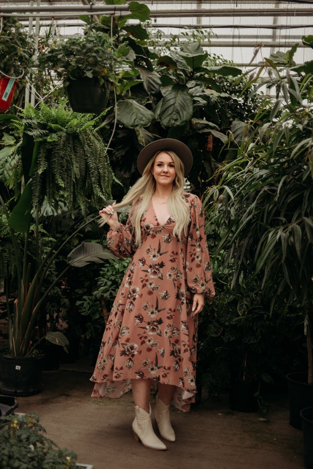 Dusty rose floral maxi dress discount
